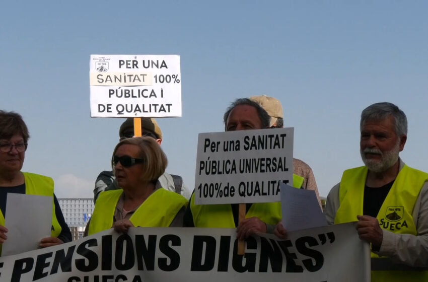 Nova manifestació a l’Hospital de la Ribera d’Alzira amb motiu de la mancança de personal als centres de salut