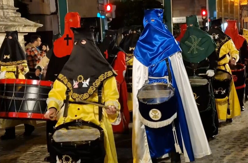  La fe es fa present als carrers d’Alzira amb els trasllats de Dimarts Sant 