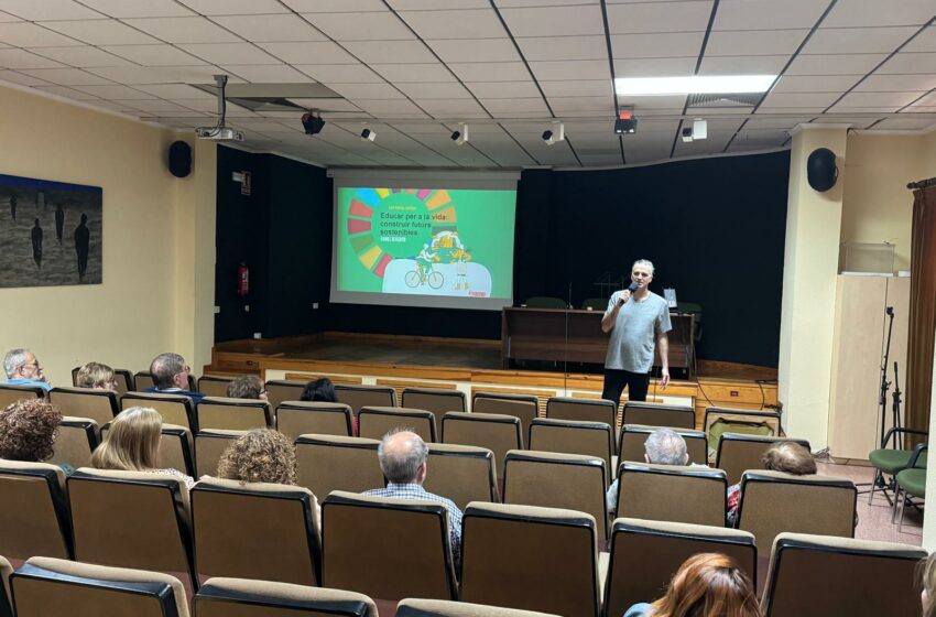  Sueca impulsa l’educació sostenible amb una xarrada dirigida al professorat