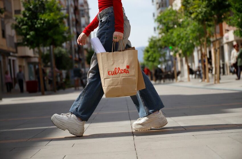  Torna «A Cullera compres el doble» amb 1.000 targetes-bons per a impulsar el comerç local