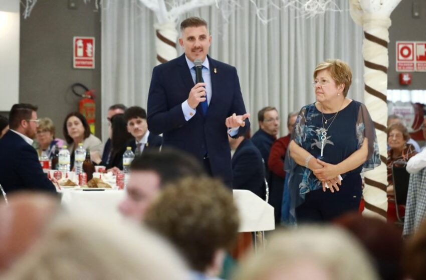  Més de 1.000 persones participen en el gran berenar de la Setmana de les Persones Majors de Cullera