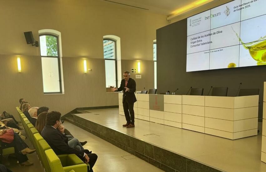  Miguel Barrachina subratlla la rellevància del sector oleícola en el desenvolupament rural