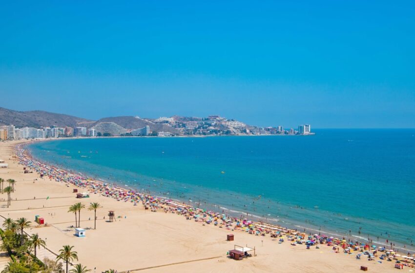  Cullera confirma la seua fortalesa turística amb un 96% d’ocupació durant el pont d’agost