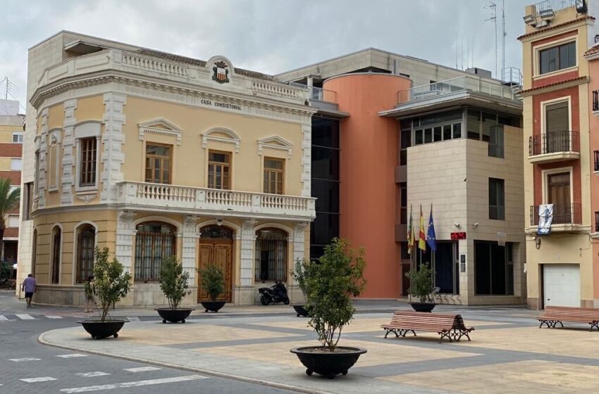  L’Ajuntament d’Algemesí invertix més de 77.000 euros per a renovar la senyalització viària afectada per la riuada