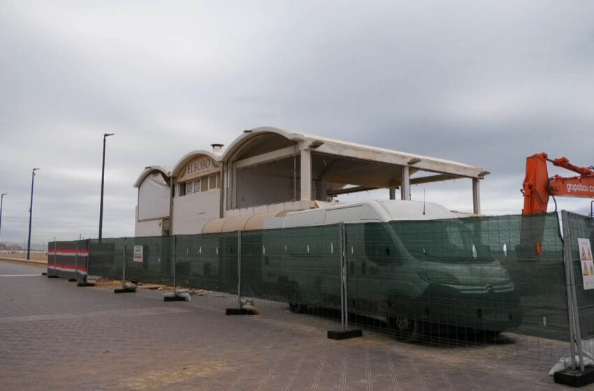  S’inicien els treballs de reconstrucció dels restaurants i locals de la Malvarrosa