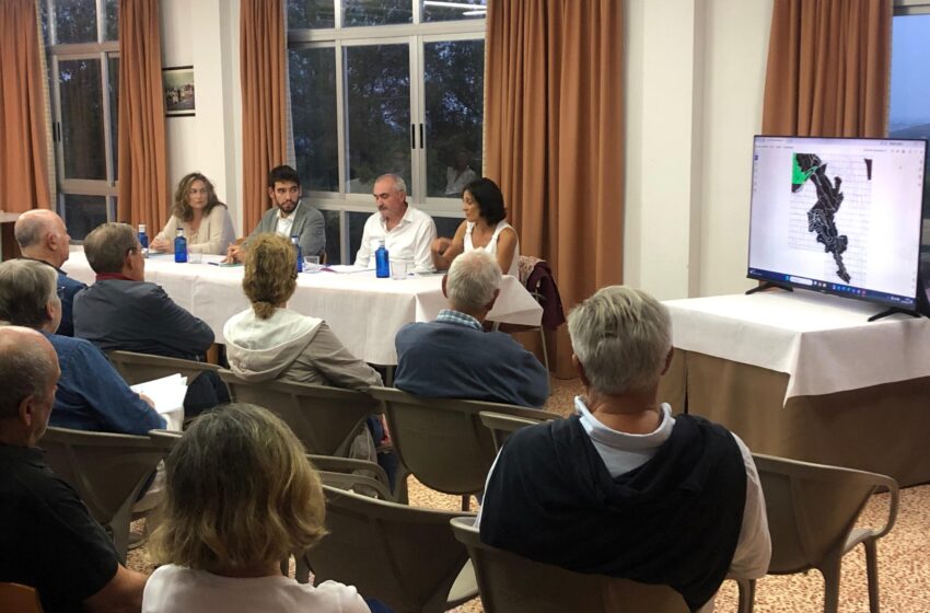  Reunió informativa sobre la situació urbanística de la urbanització El Respirall