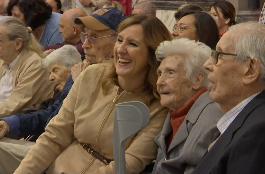  València reconeix l’experiència i les històries vitals de 53 persones centenàries de la ciutat