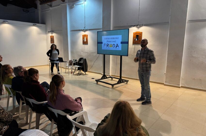  Sueca ofereix formació gratuïta per a una millor gestió de les colònies felines del municipi