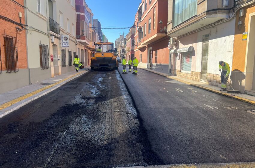  Benifaió reasfalta i millora prop de 2.000 m² de vies urbanes